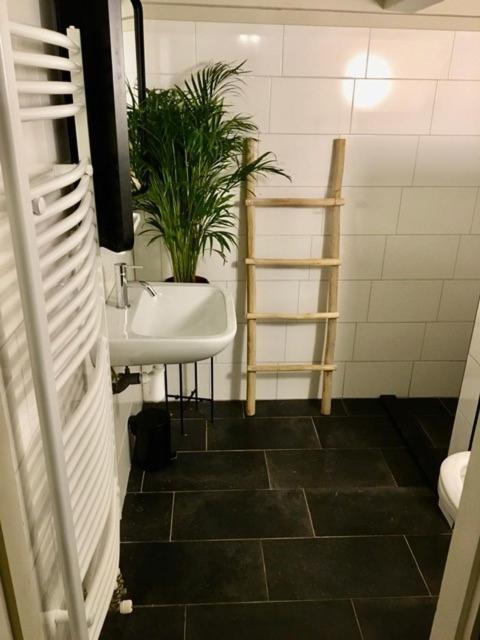 Achterdemuur Apartment โกรนิงเงน ภายนอก รูปภาพ